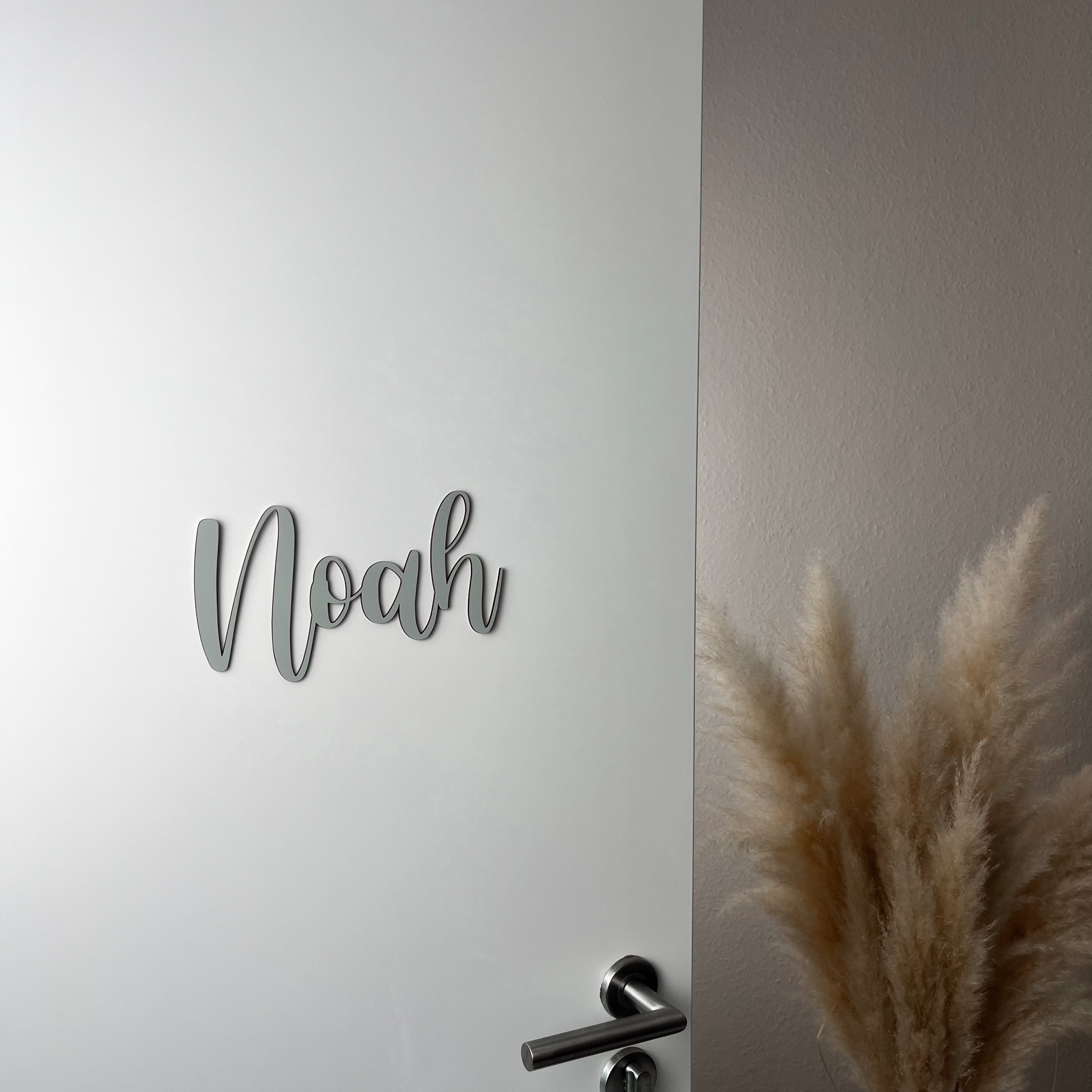 Personalisierbares Türschild aus Holz – Namensschild für Kinderzimmer (GR)