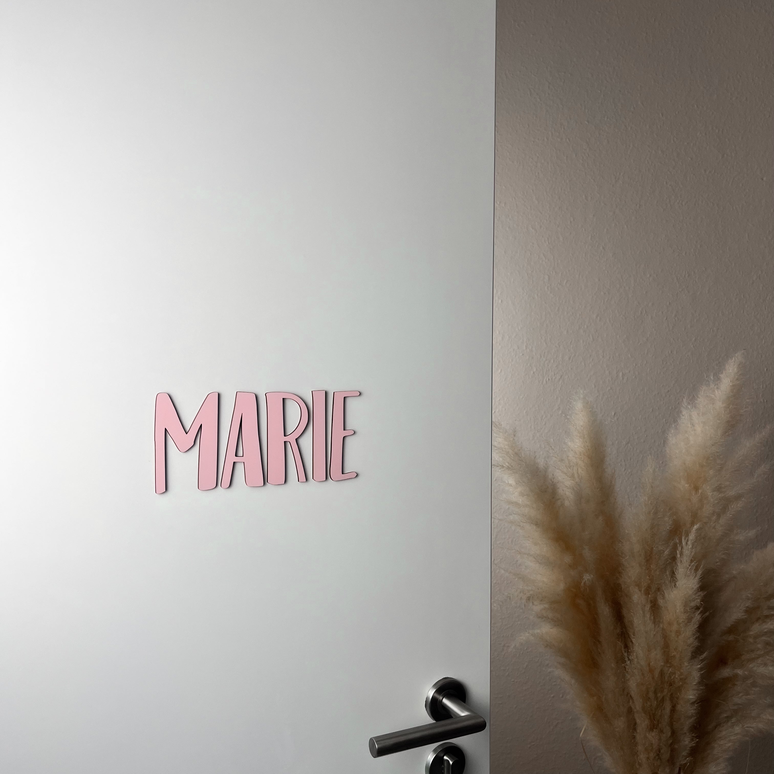 Buchstaben aus Holz – Personalisierbares Türschild für Kinderzimmer – Handgefertigte Namensschild-Deko