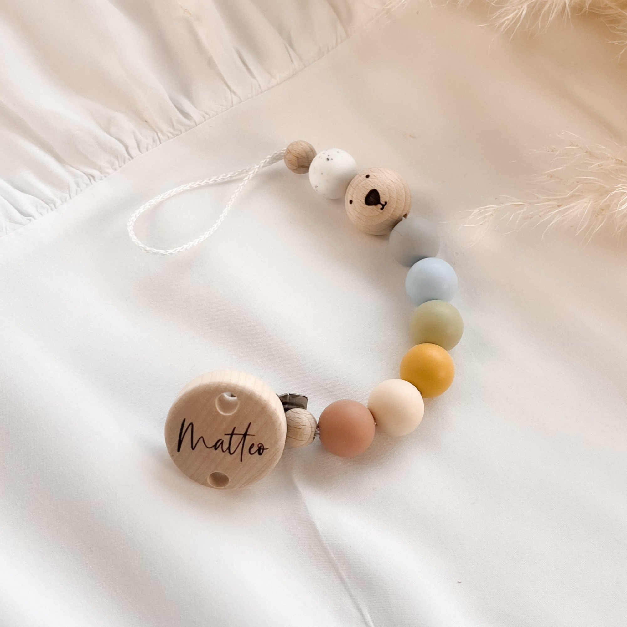 Personalisierte Schnullerkette mit Namen – Handgefertigter Schnullerhalter aus Holz und Silikon – Individuelles Babygeschenk >GESCHWISTERKIND<