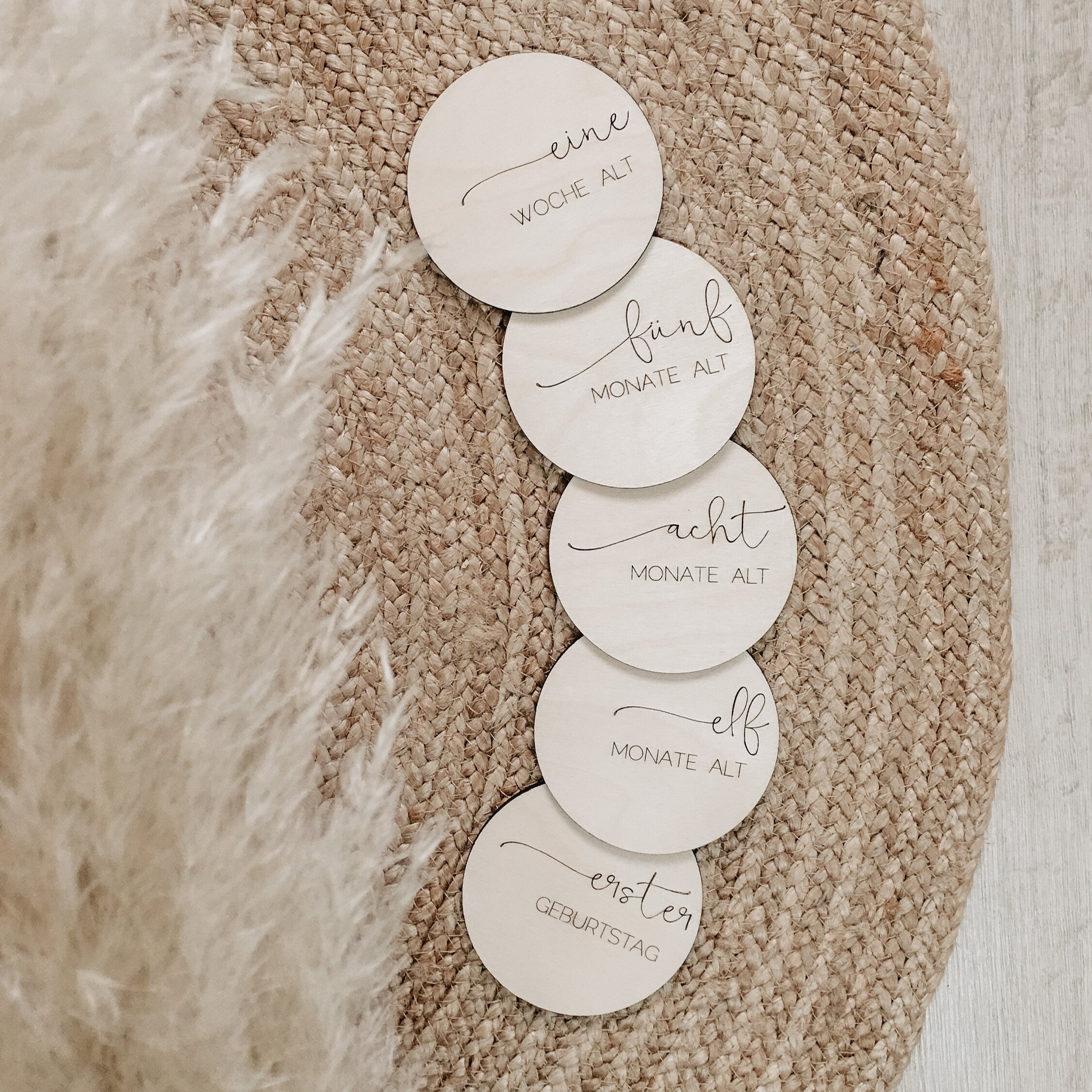 Meilensteinkarten aus Holz – 16-teiliges Set zur Babyentwicklung >MEIN ERSTES JAHR<