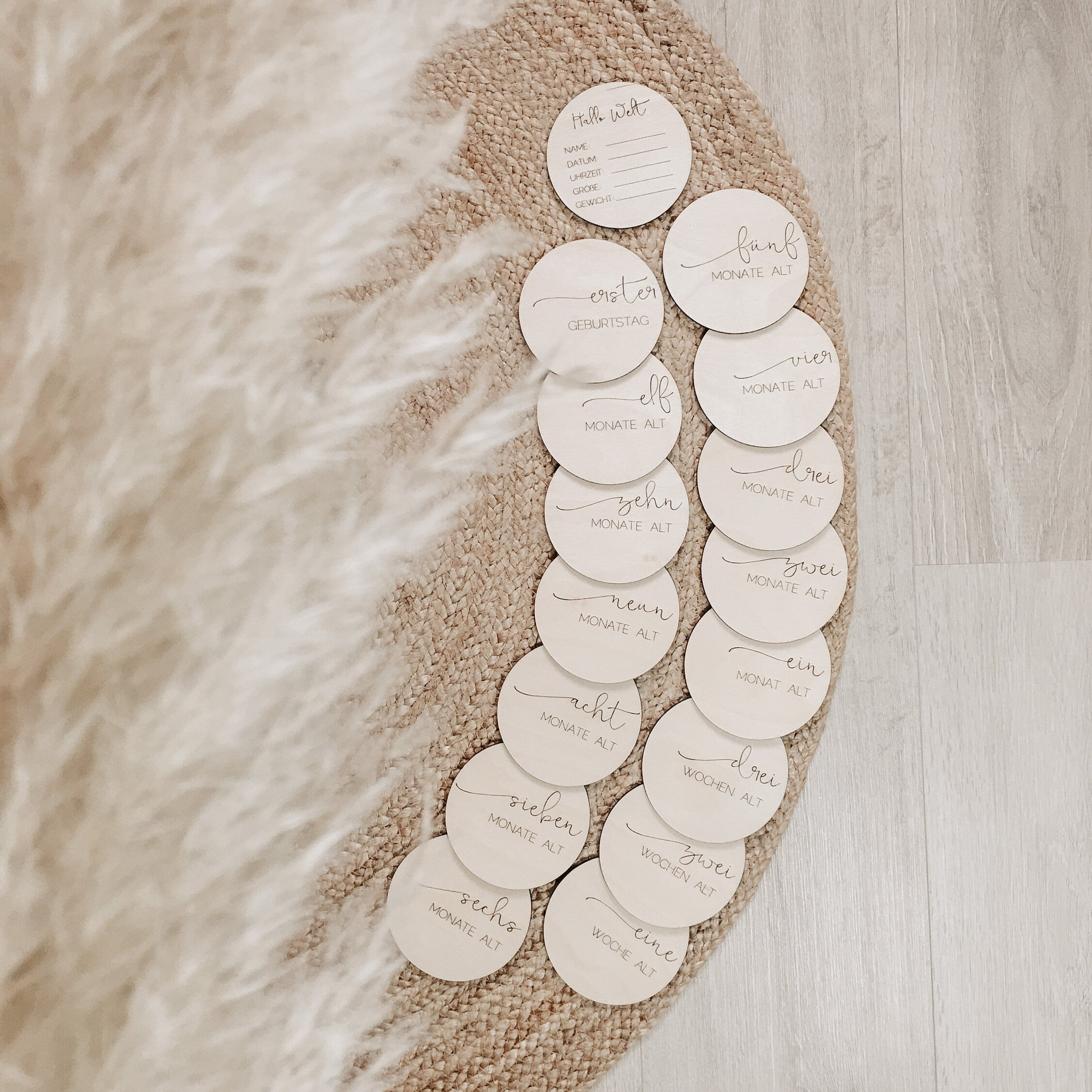 Meilensteinkarten aus Holz – 16-teiliges Set zur Babyentwicklung >MEIN ERSTES JAHR<