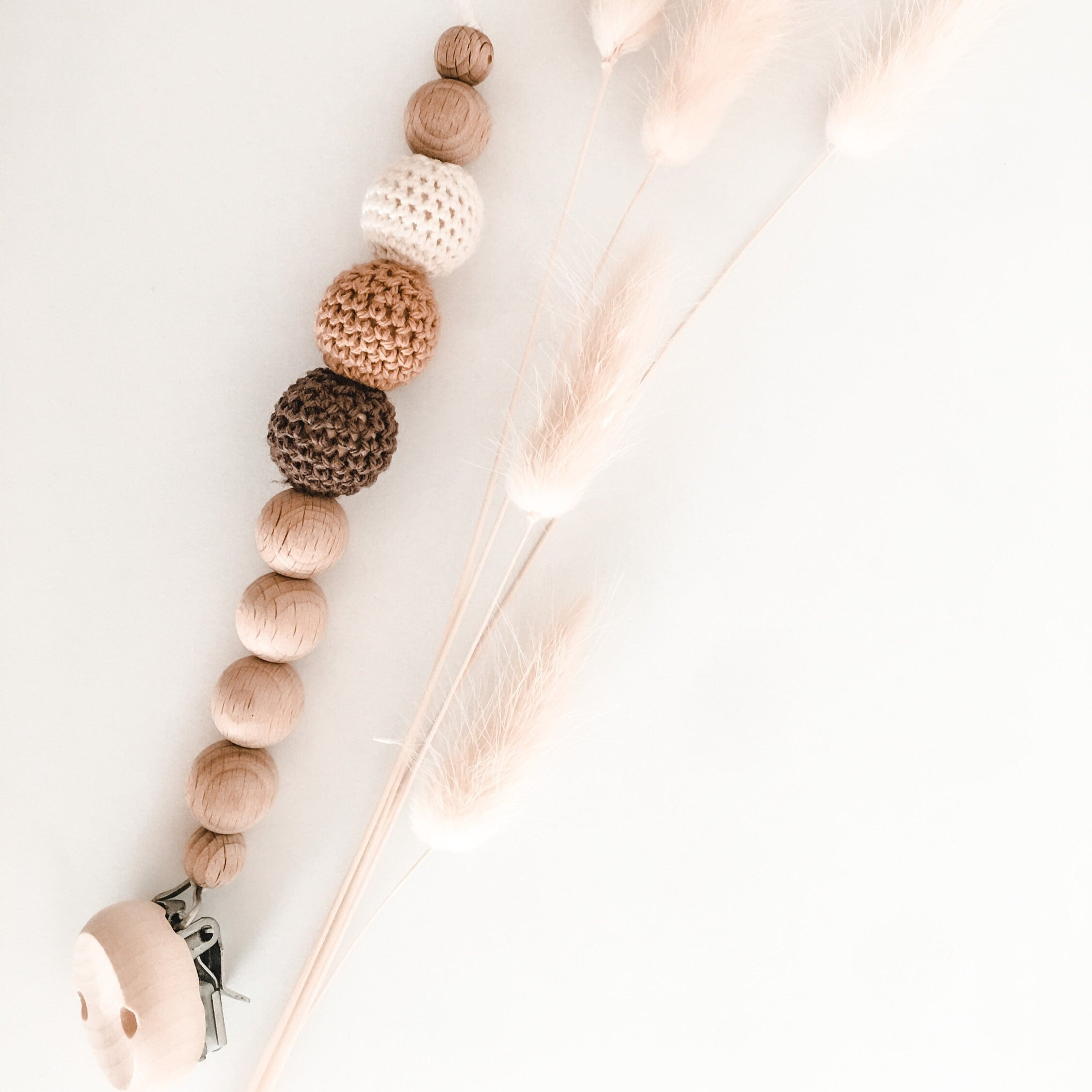 Personalisierte Schnullerkette mit Namen – Handgefertigter Schnullerhalter aus Holz und Silikon – Individuelles Babygeschenk >DAVID<