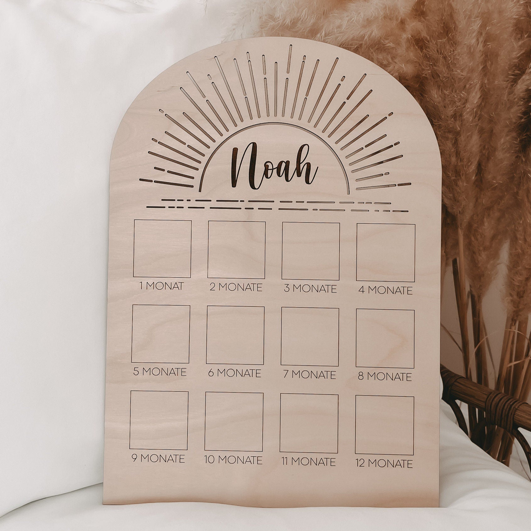 Personalisierte Meilensteintafel aus Birkenholz – DIY Fotowand für die ersten 12 Monate