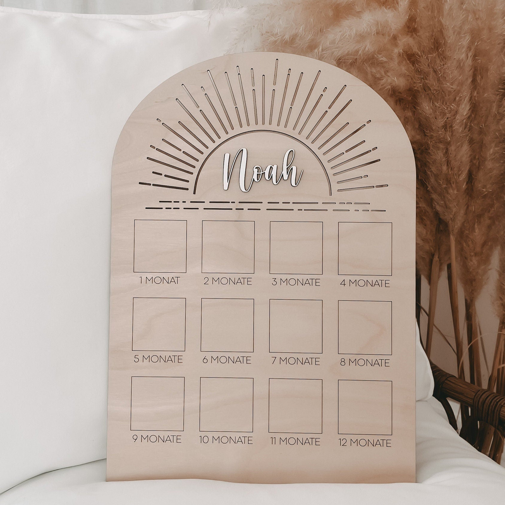 Personalisierte Meilensteintafel aus Birkenholz – DIY Fotowand für die ersten 12 Monate