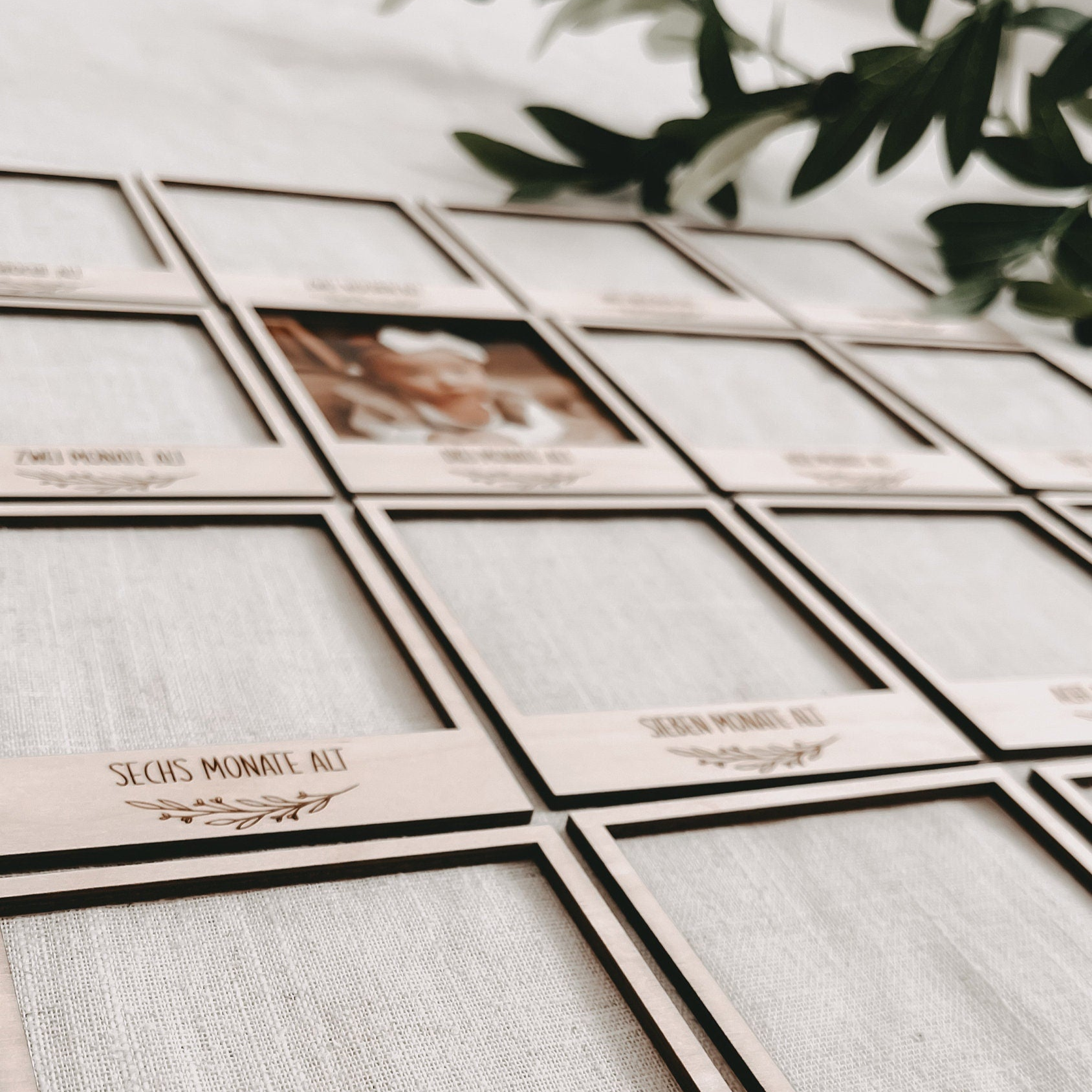 Personalisierte Meilensteinkarten aus Holz im Polaroid-Stil – Handgefertigte Erinnerungsrahmen für Babys erstes Jahr